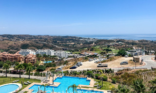 Appartement d'angle moderne dans un complexe hôtelier de luxe offrant une vue panoramique sur la mer à La Cala de Mijas, Costa del Sol 802131 