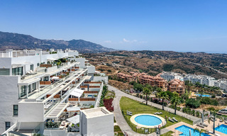 Appartement d'angle moderne dans un complexe hôtelier de luxe offrant une vue panoramique sur la mer à La Cala de Mijas, Costa del Sol 802132 
