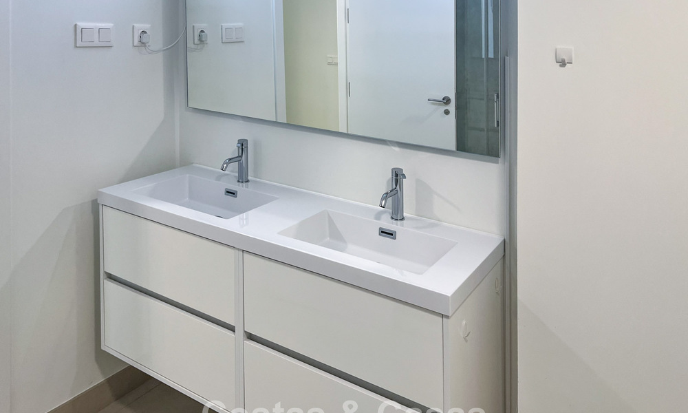Appartement d'angle moderne dans un complexe hôtelier de luxe offrant une vue panoramique sur la mer à La Cala de Mijas, Costa del Sol 802138
