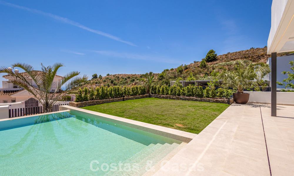 Villa de luxe contemporaine neuve avec vue sur la mer à vendre à Mijas, Costa del Sol 802167