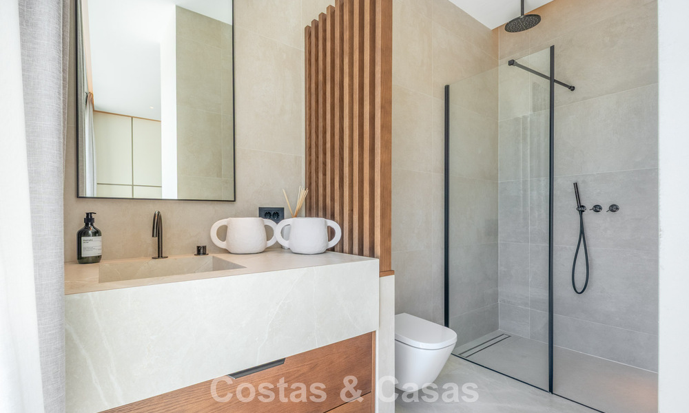 Villa de luxe contemporaine prête à emménager à vendre dans une résidence sécurisée à Marbella - Benahavís 802415