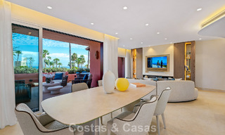 Appartement de luxe modernisé en front de mer à vendre dans une résidence prestigieuse entre Marbella et Estepona 802486 