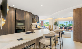 Appartement de luxe modernisé en front de mer à vendre dans une résidence prestigieuse entre Marbella et Estepona 802502 