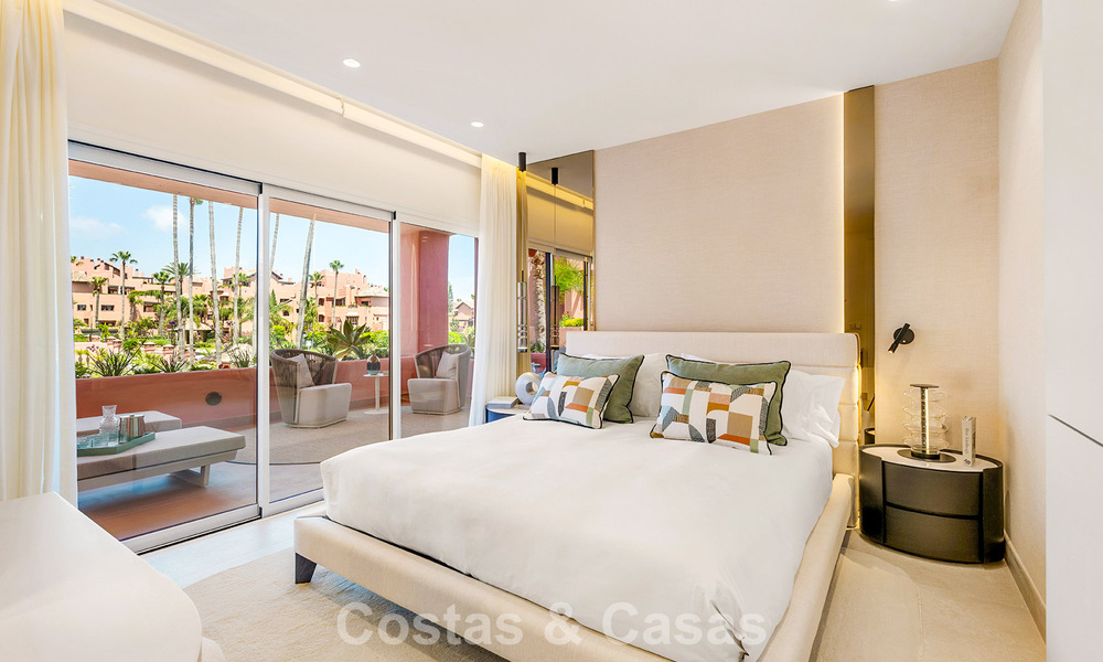 Appartement de luxe modernisé en front de mer à vendre dans une résidence prestigieuse entre Marbella et Estepona 802504