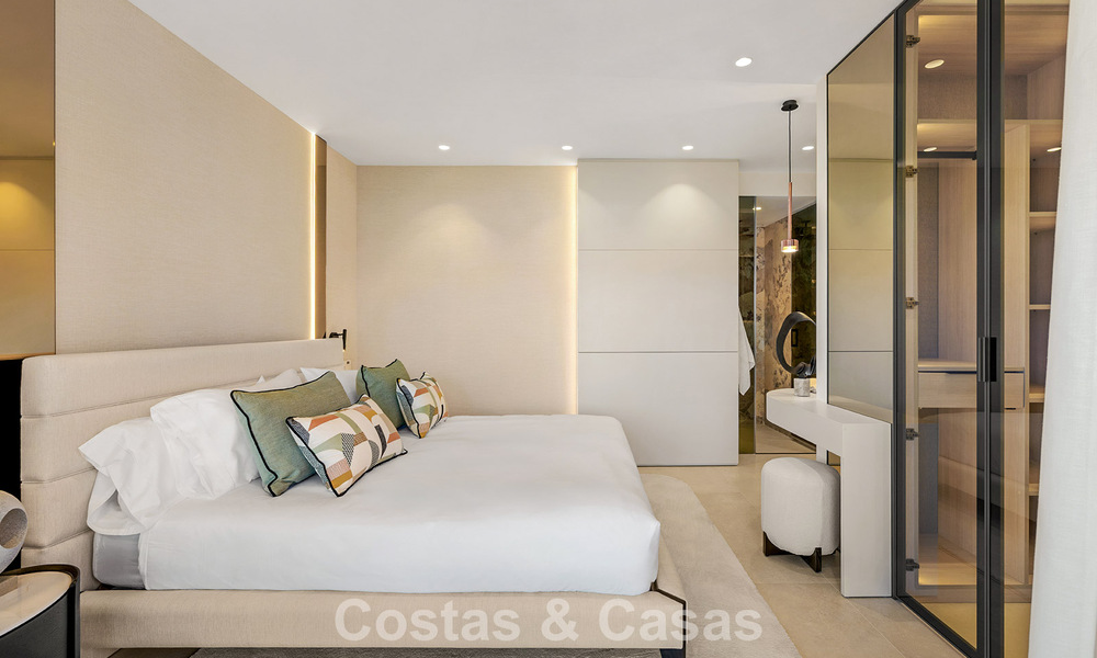 Appartement de luxe modernisé en front de mer à vendre dans une résidence prestigieuse entre Marbella et Estepona 802506