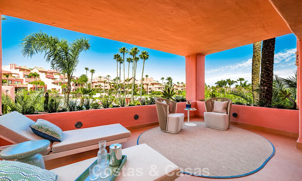 Appartement de luxe modernisé en front de mer à vendre dans une résidence prestigieuse entre Marbella et Estepona 802507