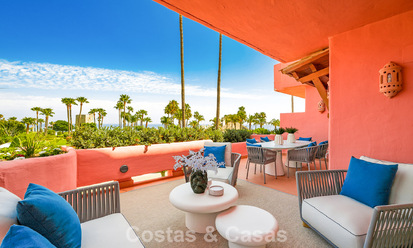 Appartement de luxe modernisé en front de mer à vendre dans une résidence prestigieuse entre Marbella et Estepona 802508