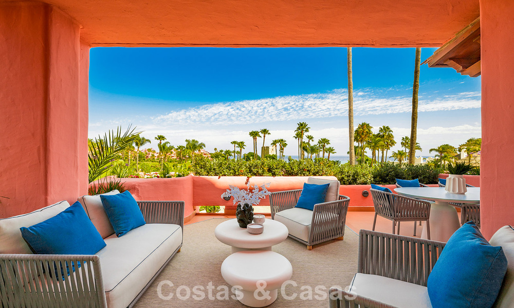 Appartement de luxe modernisé en front de mer à vendre dans une résidence prestigieuse entre Marbella et Estepona 802509