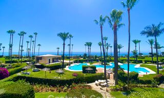 Appartement de plage modernisé avec vue panoramique sur la mer à vendre sur la New Golden Mile, Marbella - Estepona 802513 