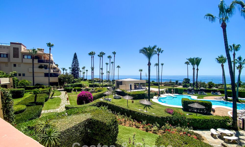 Appartement de plage modernisé avec vue panoramique sur la mer à vendre sur la New Golden Mile, Marbella - Estepona 802514