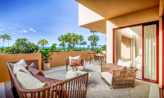 Appartement de plage modernisé avec vue panoramique sur la mer à vendre sur la New Golden Mile, Marbella - Estepona 802515 