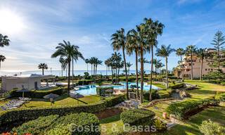 Appartement de plage modernisé avec vue panoramique sur la mer à vendre sur la New Golden Mile, Marbella - Estepona 802520 
