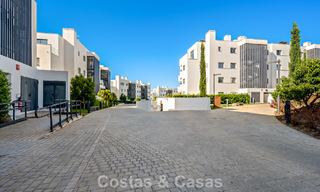 Appartement contemporain à vendre dans un complexe lifestyle innovant à Fuengirola, Costa del Sol 802530 