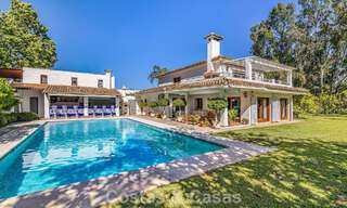 Villa à quelques pas de la plage à vendre sur la très prisée New Golden Mile entre Marbella et Estepona 802562 