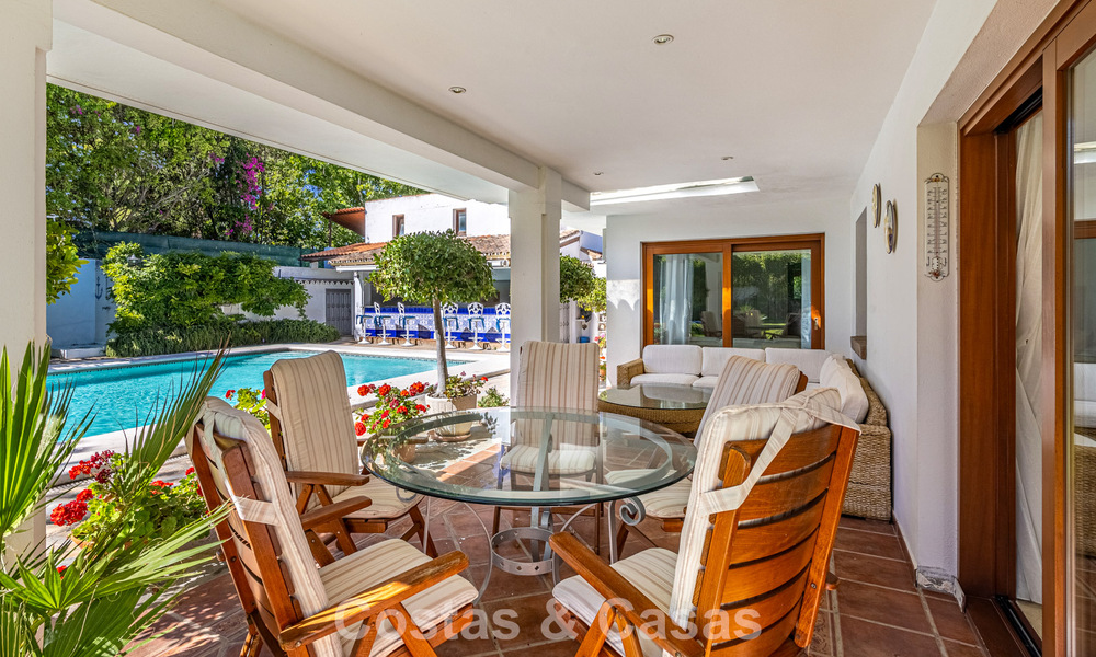 Villa à quelques pas de la plage à vendre sur la très prisée New Golden Mile entre Marbella et Estepona 802565
