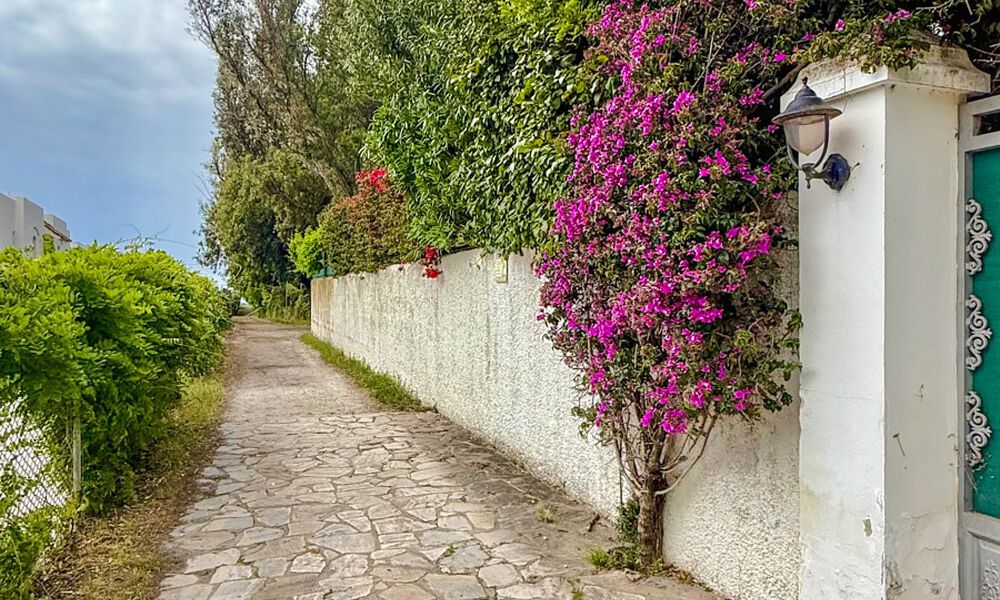 Villa à quelques pas de la plage à vendre sur la très prisée New Golden Mile entre Marbella et Estepona 802566
