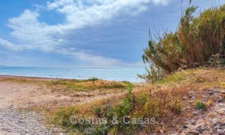 Villa à quelques pas de la plage à vendre sur la très prisée New Golden Mile entre Marbella et Estepona 802568 