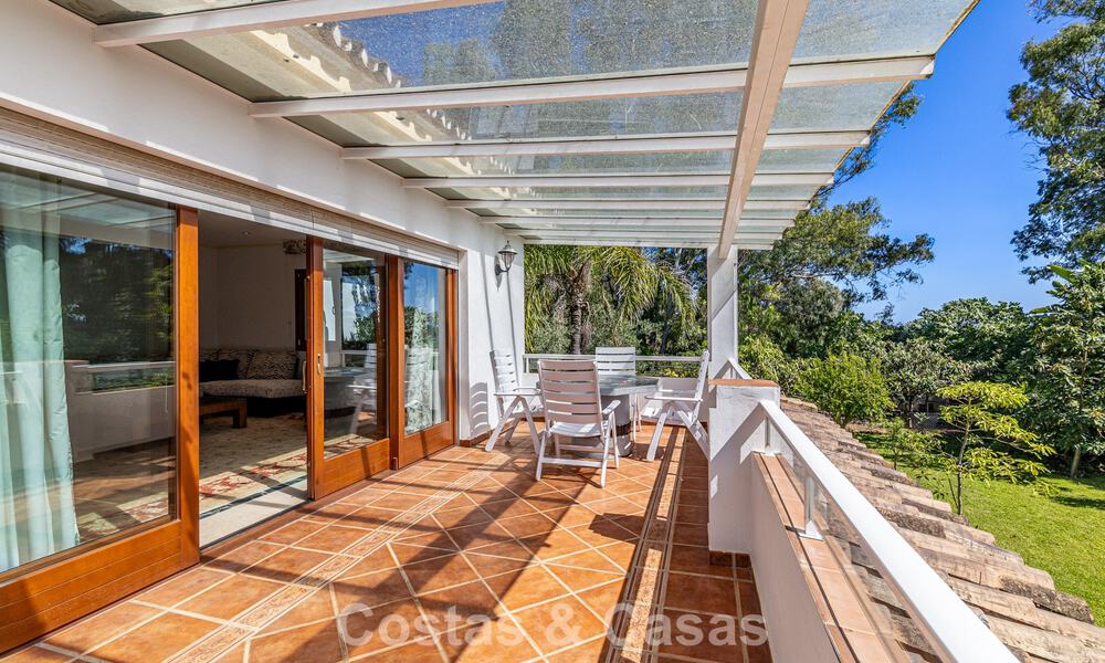 Villa à quelques pas de la plage à vendre sur la très prisée New Golden Mile entre Marbella et Estepona 802590