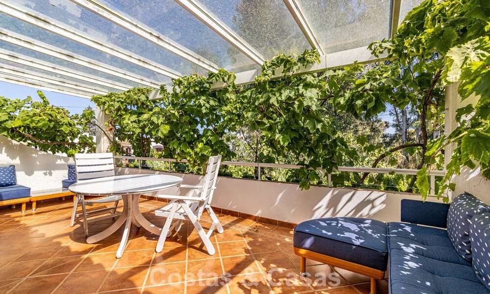 Villa à quelques pas de la plage à vendre sur la très prisée New Golden Mile entre Marbella et Estepona 802595