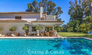 Villa à quelques pas de la plage à vendre sur la très prisée New Golden Mile entre Marbella et Estepona 802600 