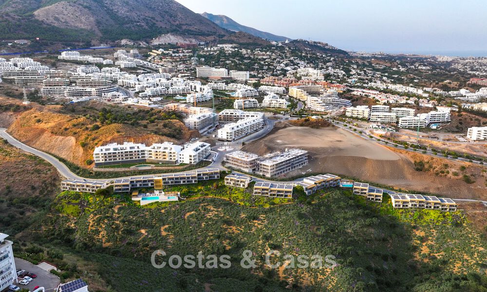 Villas jumelées innovantes avec de superbes vues sur la mer à vendre dans une résidence prisée à Fuengirola, Costa del Sol 802624