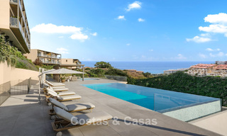 Villas jumelées innovantes avec de superbes vues sur la mer à vendre dans une résidence prisée à Fuengirola, Costa del Sol 802625 