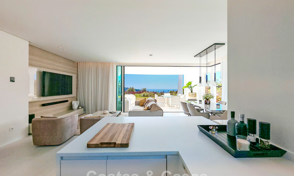 Appartement moderne en rez-de-jardin avec vue sur la mer à vendre dans un complexe boutique exclusif près de Marbella 802603