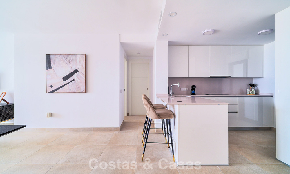 Appartements de luxe modernes avec vue sur la mer dans El Higuerón, une résidence de style resort à Fuengirola, Costa del Sol 802683