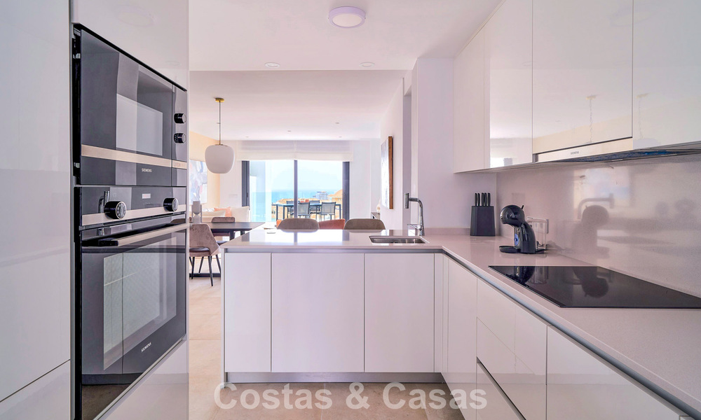 Appartements de luxe modernes avec vue sur la mer dans El Higuerón, une résidence de style resort à Fuengirola, Costa del Sol 802684