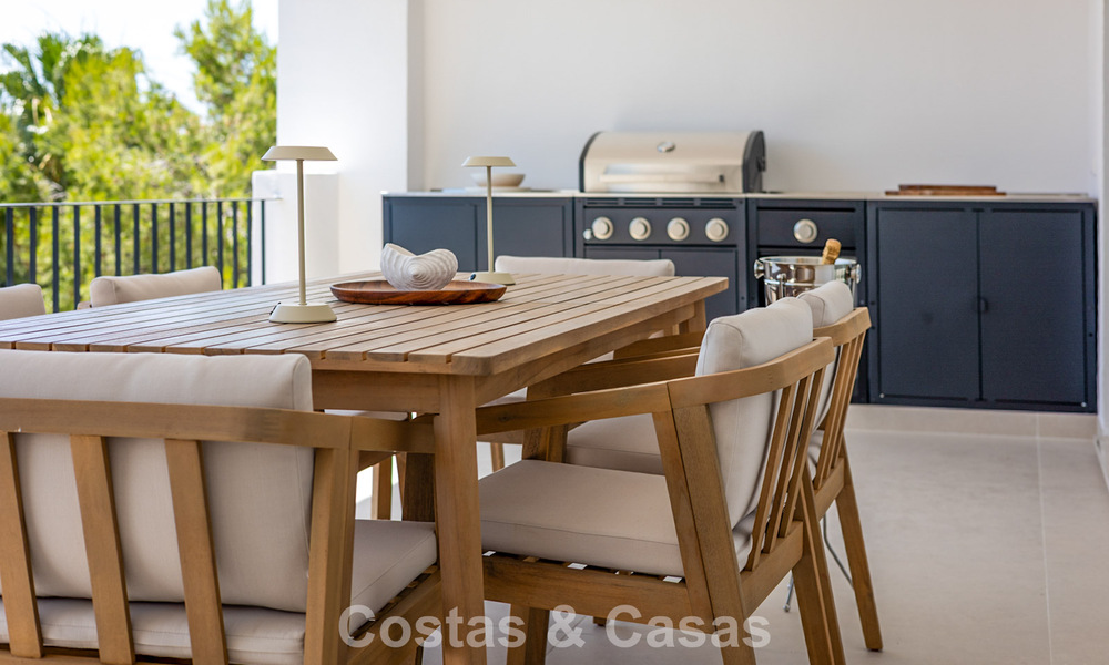 Appartement de designer rénové avec vue panoramique sur la mer à vendre à La Quinta, Marbella - Benahavís 802685