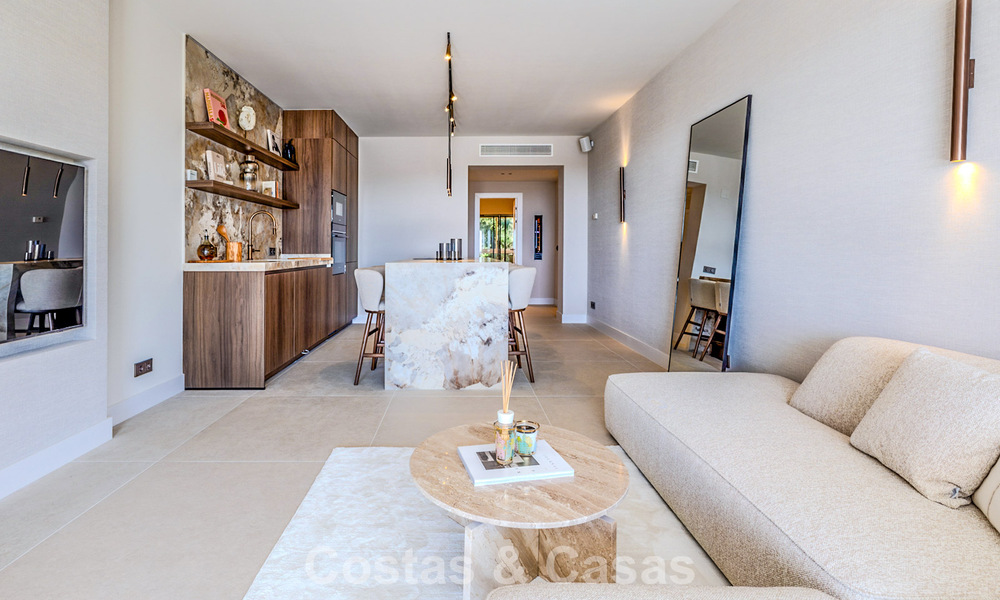Appartement de designer rénové avec vue panoramique sur la mer à vendre à La Quinta, Marbella - Benahavís 802691