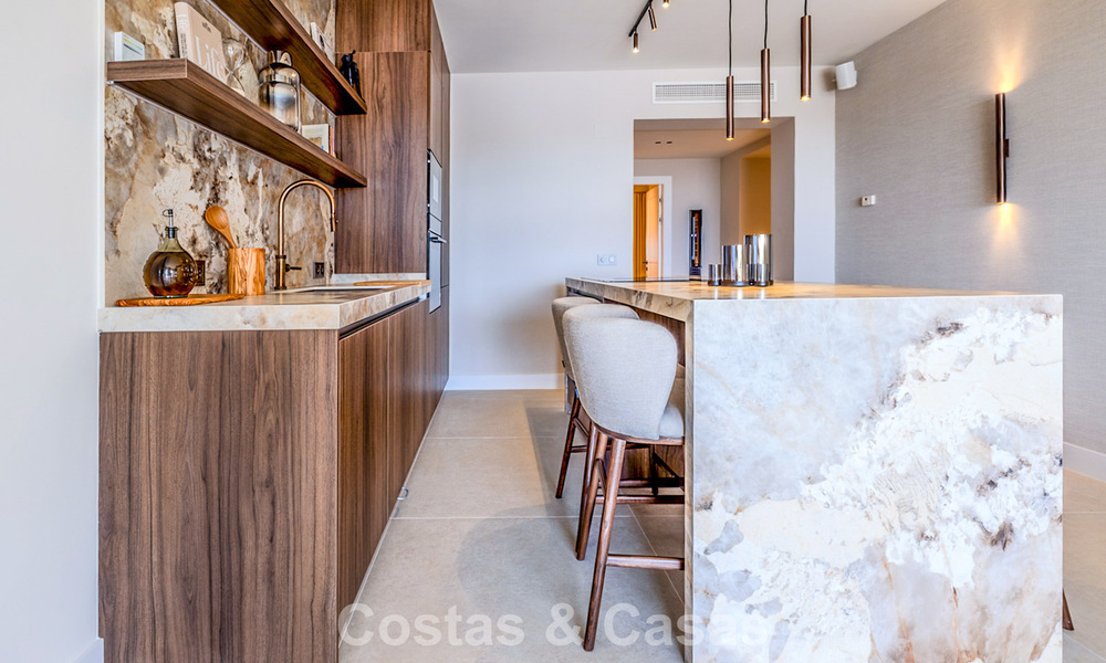 Appartement de designer rénové avec vue panoramique sur la mer à vendre à La Quinta, Marbella - Benahavís 802693