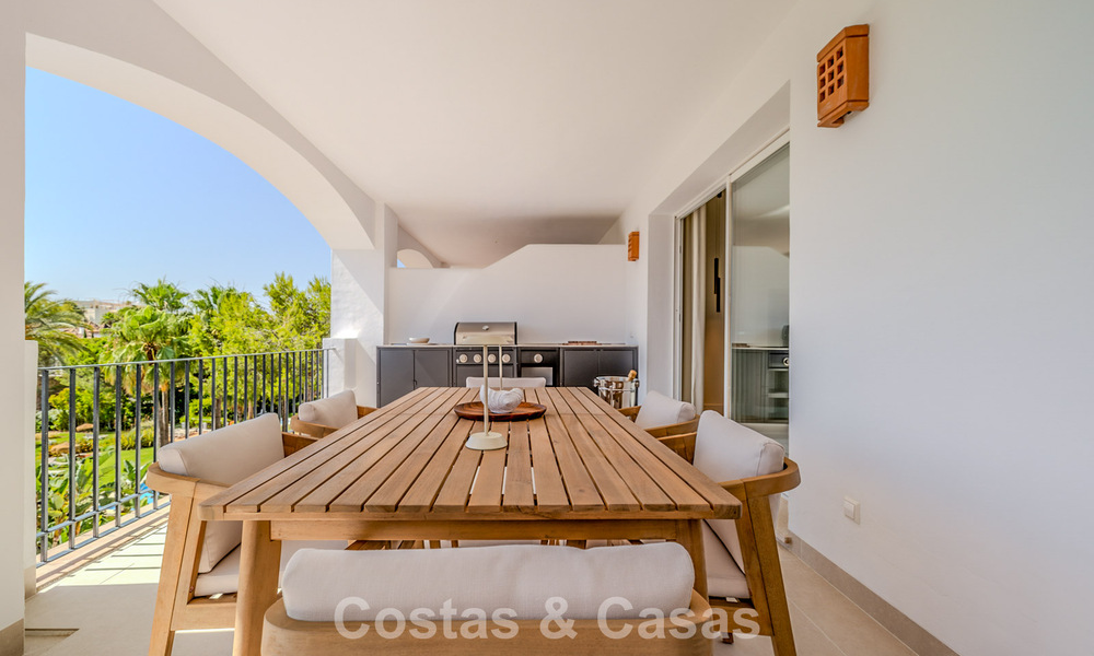 Appartement de designer rénové avec vue panoramique sur la mer à vendre à La Quinta, Marbella - Benahavís 802699