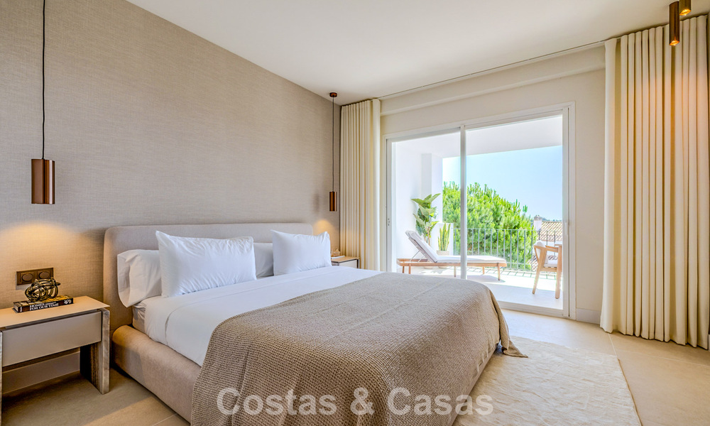 Appartement de designer rénové avec vue panoramique sur la mer à vendre à La Quinta, Marbella - Benahavís 802704