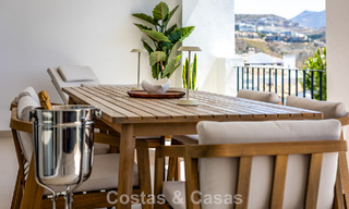Appartement de designer rénové avec vue panoramique sur la mer à vendre à La Quinta, Marbella - Benahavís 802716 