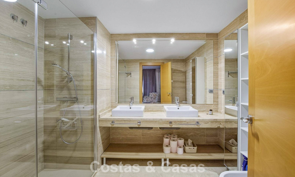 Penthouse lumineux avec vue panoramique sur la mer à vendre dans les collines de Marbella - Benahavís 802650