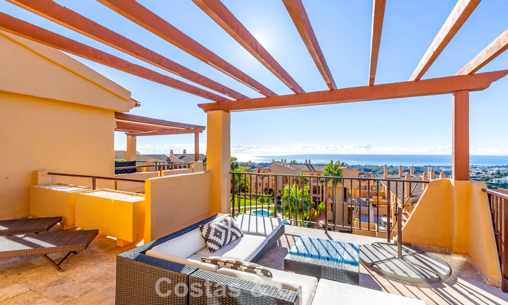 Penthouse lumineux avec vue panoramique sur la mer à vendre dans les collines de Marbella - Benahavís 802653