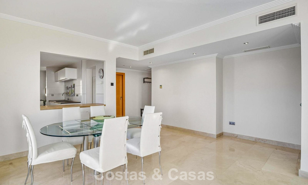 Penthouse lumineux avec vue panoramique sur la mer à vendre dans les collines de Marbella - Benahavís 802659
