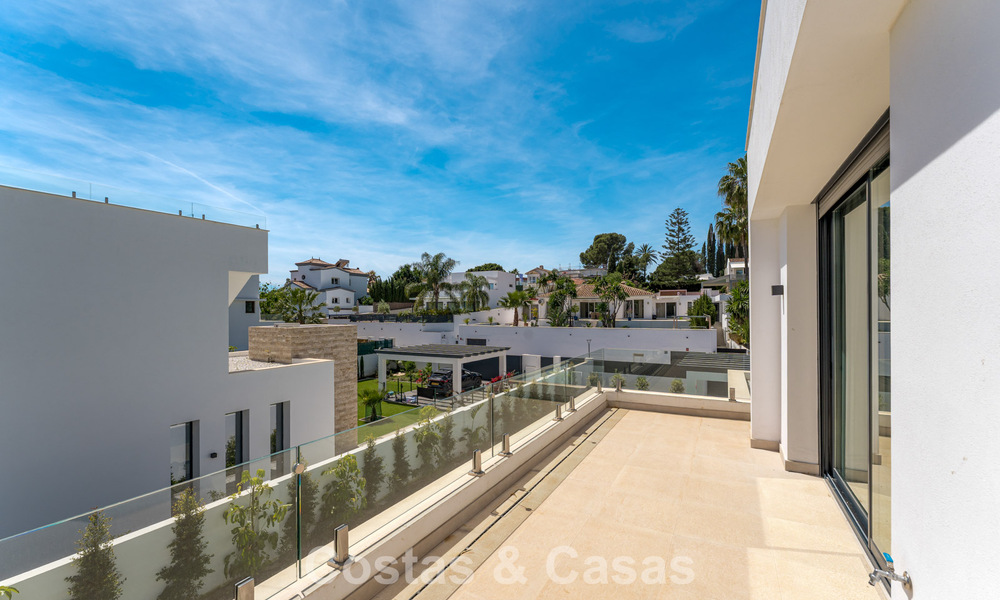 Villa moderne au design contemporain avec piscine à vendre à proximité de la Nouvelle Mille d'Or, près de San Pedro - Marbella 802805
