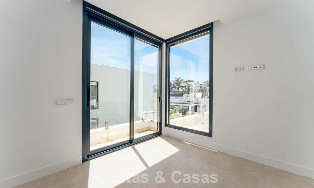 Villa moderne au design contemporain avec piscine à vendre à proximité de la Nouvelle Mille d'Or, près de San Pedro - Marbella 802806
