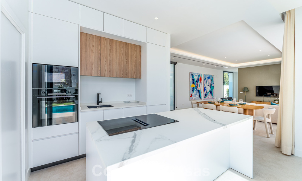 Villa moderne au design contemporain avec piscine à vendre à proximité de la Nouvelle Mille d'Or, près de San Pedro - Marbella 802818