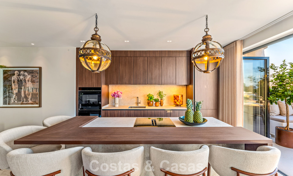 Luxueux appartement rénové avec vue sur la mer à vendre dans une résidence sécurisée sur le Golden Mile de Marbella 802836