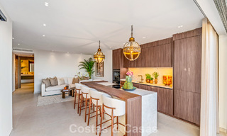 Luxueux appartement rénové avec vue sur la mer à vendre dans une résidence sécurisée sur le Golden Mile de Marbella 802837 