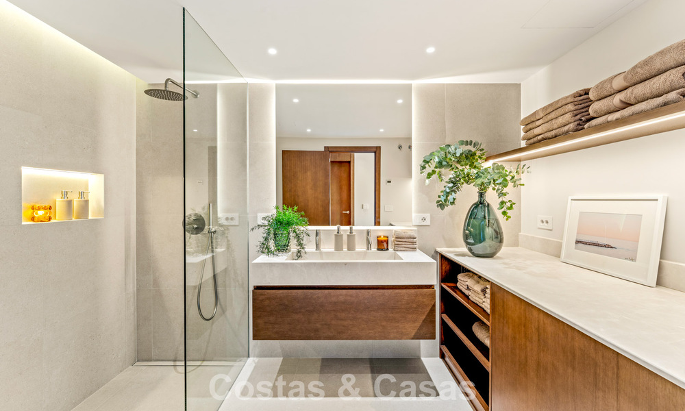 Luxueux appartement rénové avec vue sur la mer à vendre dans une résidence sécurisée sur le Golden Mile de Marbella 802851