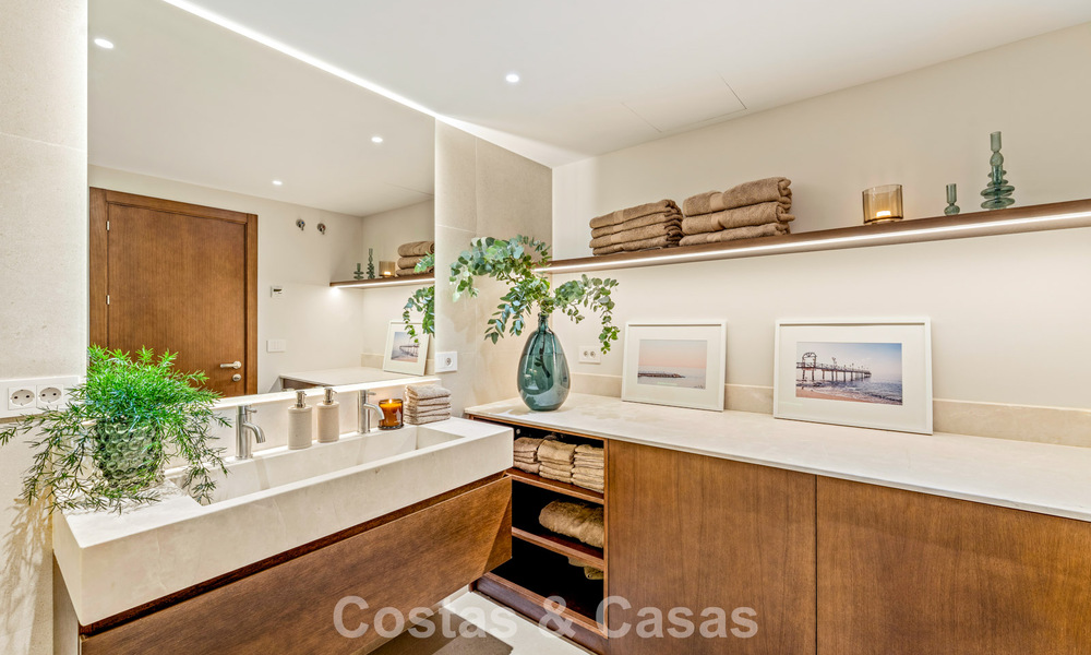 Luxueux appartement rénové avec vue sur la mer à vendre dans une résidence sécurisée sur le Golden Mile de Marbella 802853