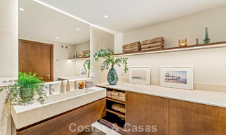 Luxueux appartement rénové avec vue sur la mer à vendre dans une résidence sécurisée sur le Golden Mile de Marbella 802853 