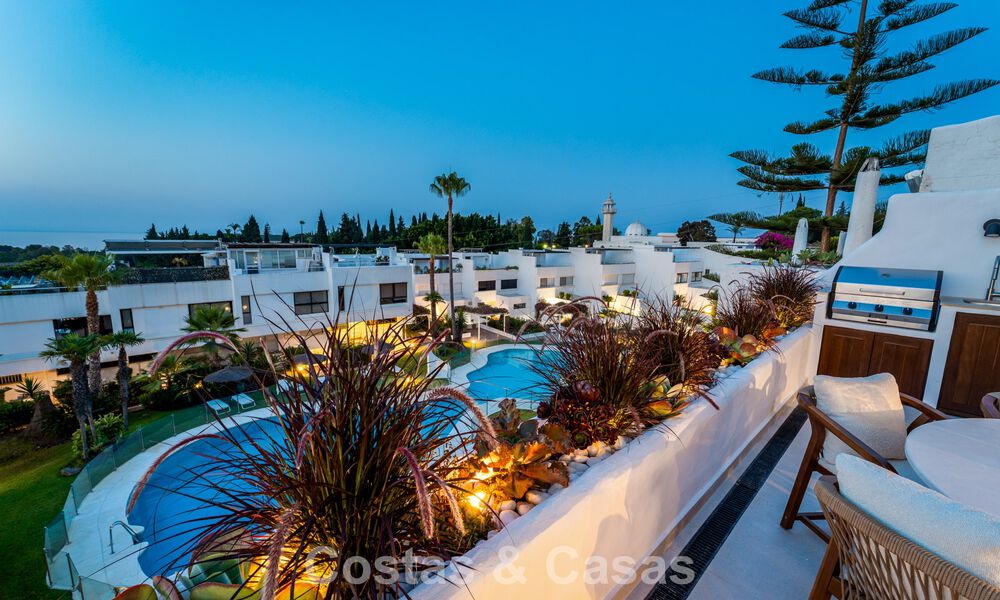 Luxueux appartement rénové avec vue sur la mer à vendre dans une résidence sécurisée sur le Golden Mile de Marbella 802860
