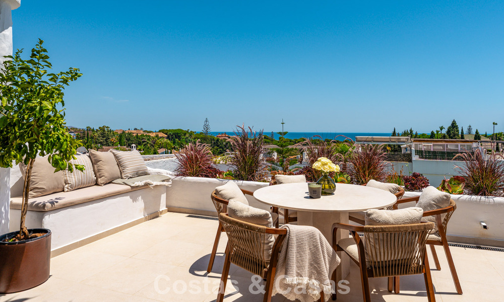 Luxueux appartement rénové avec vue sur la mer à vendre dans une résidence sécurisée sur le Golden Mile de Marbella 802862