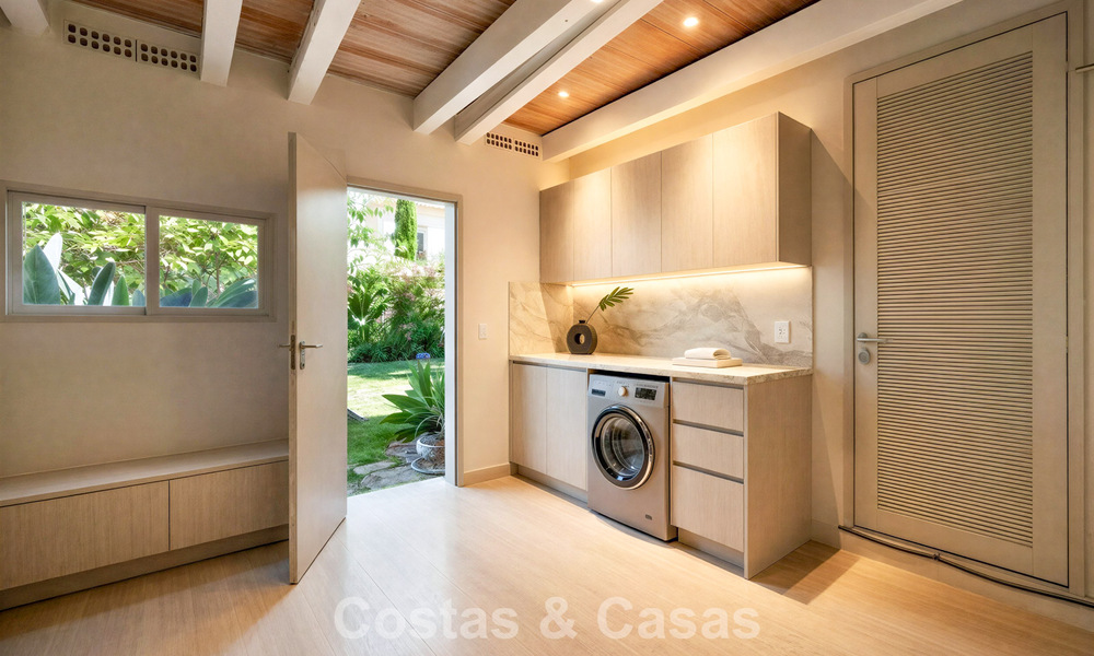 Villa jumelée avec un excellent potentiel à vendre, en première ligne de golf à Nueva Andalucía, Marbella 802863