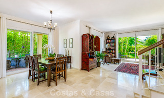 Villa jumelée avec un excellent potentiel à vendre, en première ligne de golf à Nueva Andalucía, Marbella 802879 